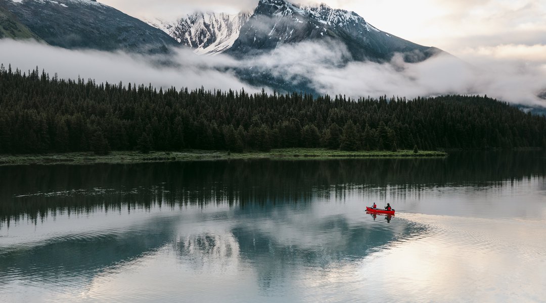 Pursuit Canoeing Maligne Lake - Mike Seehagel Pursuit Canoeing Maligne Lake - Mike Seehagel