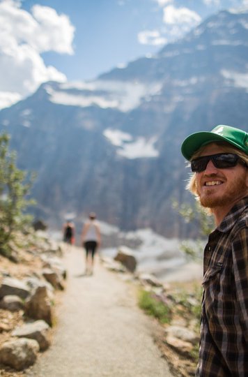 Edith Cavell Hike - Credit: Ryan Bray / Parks Canada