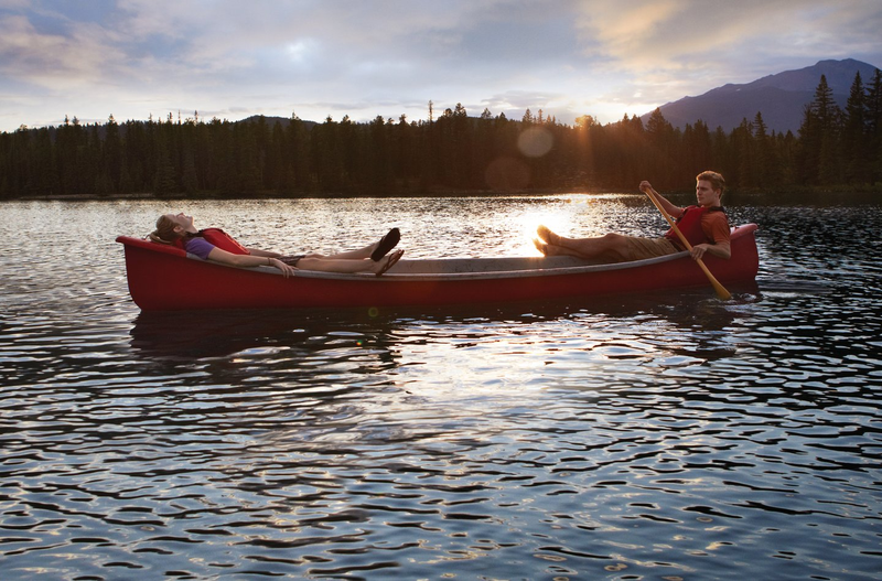 Canoe - Pyramid Lake