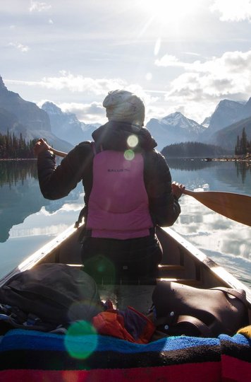 Maligne Lake - Canoe