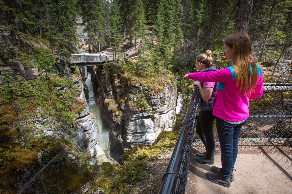 Maligne Canyon - Credit Parks Canada Ryan Bray