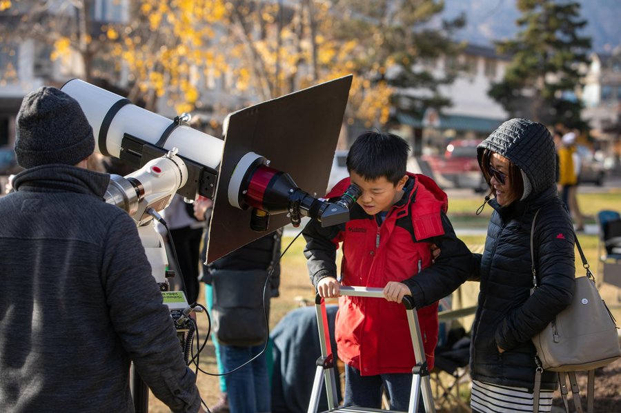 DarkSkyFestival_SolarGazingRASC_2022.jpg