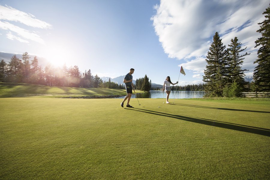 Fairmont-Golf Course - Roth and Ramburg / Travel Alberta