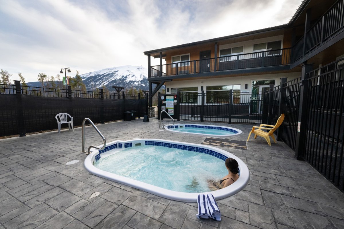 Hot Tub Mount Robson Inn