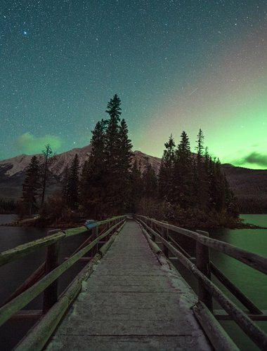 Pyramid Island Aurora - Jack Fusco Pyramid Island Aurora - Jack Fusco