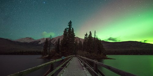 Pyramid Island Aurora - Jack Fusco Pyramid Island Aurora - Jack Fusco