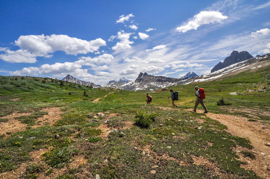 JasperNP-Maccarib-Pass-Hikers-Credit-Caroline-Roy.jpg