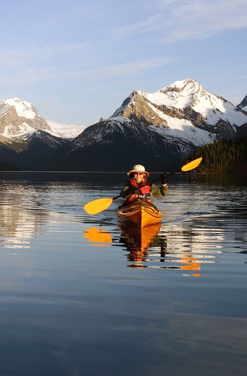 KayakingonMaligneLake-TourismJasper.jpg