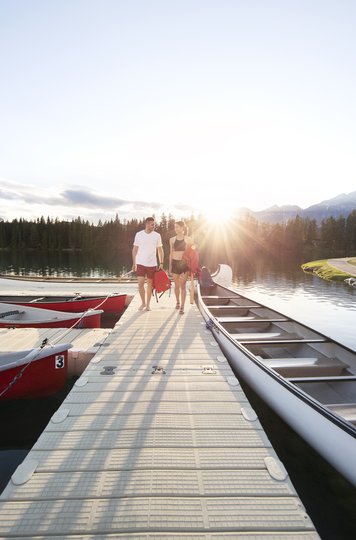 Lac Beauvert - Roth and Ramburg Travel Alberta