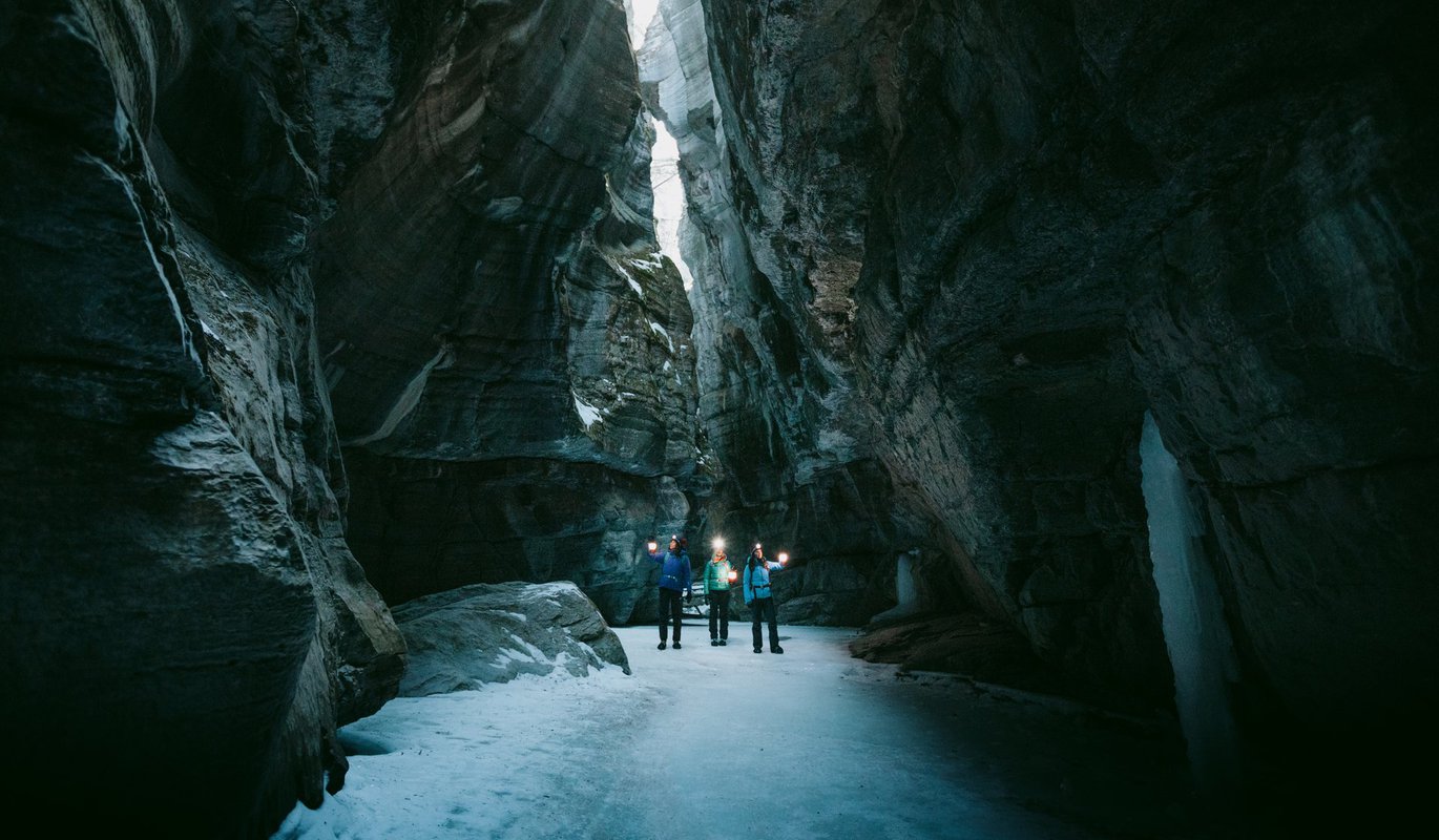 MaligneCanyon_Icewalk.jpg