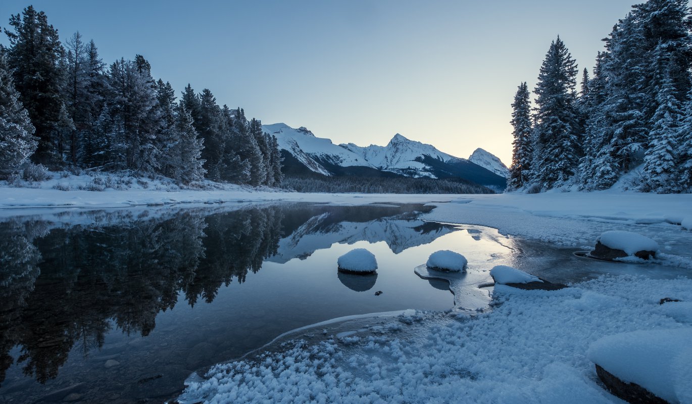 MaligneLake_sunrise_jeffLewisphoto_hiRez_.jpg MaligneLake_sunrise_jeffLewisphoto_hiRez_.jpg