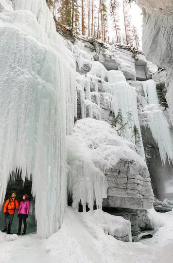 Maligne Canyon Icewalk.jpg