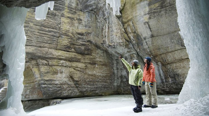 Maligne Canyon Icewalks