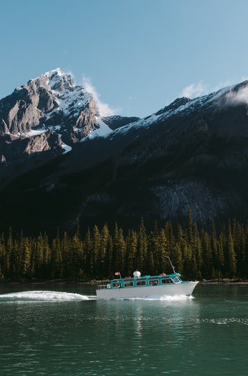 Maligne Lake Boat Cruise