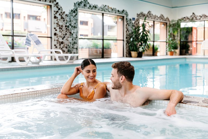 Marmot Lodge Hot Tub.jpg