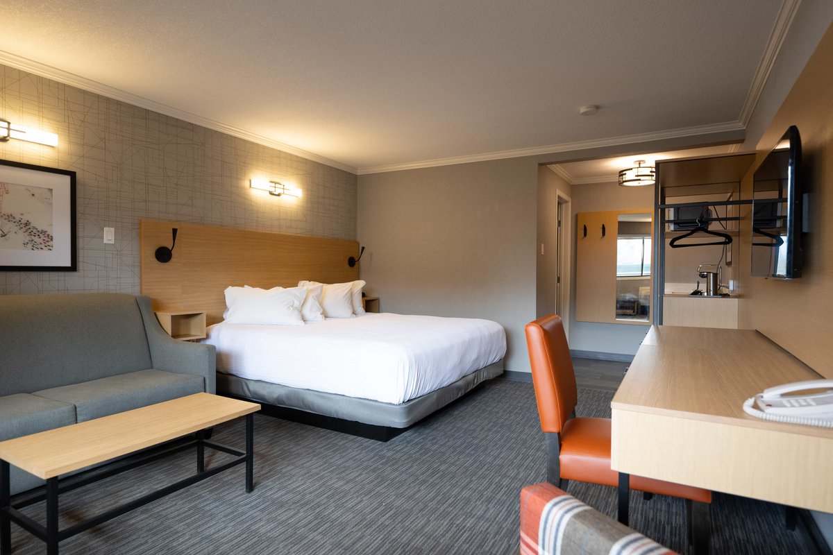 Mount Robson Inn Interior