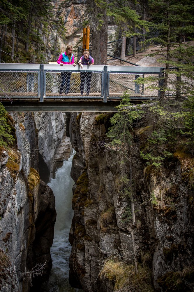 Maligne Canyon Tourism Jasper