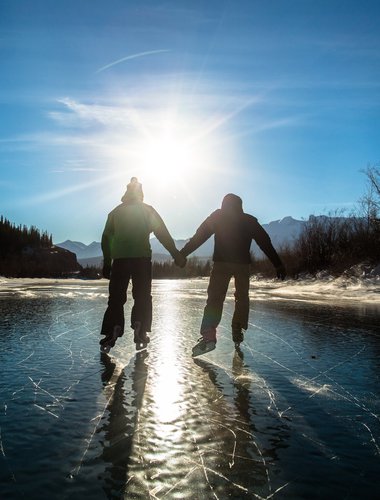 ParksCanada-CoupleSkatingHoldingHands-AdamGreenberg-CR-large.jpg ParksCanada-CoupleSkatingHoldingHands-AdamGreenberg-CR-large.jpg