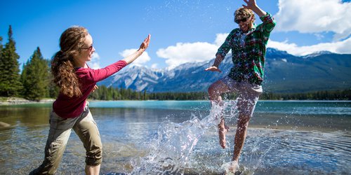 ParksCanada-CoupleSplashinWater-RyanBray-CR.jpg ParksCanada-CoupleSplashinWater-RyanBray-CR.jpg