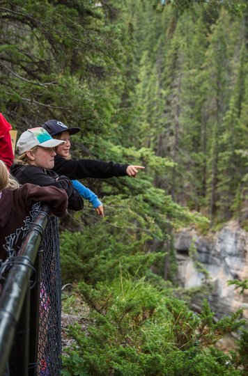 ParksCanada-FamilyatMaligneCanyon-OliviaRobinson-CR-(2)-large.jpg