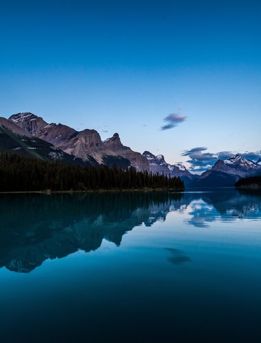 Parks Canada-Maligne Lake- Ryan Bray Parks Canada-Maligne Lake- Ryan Bray