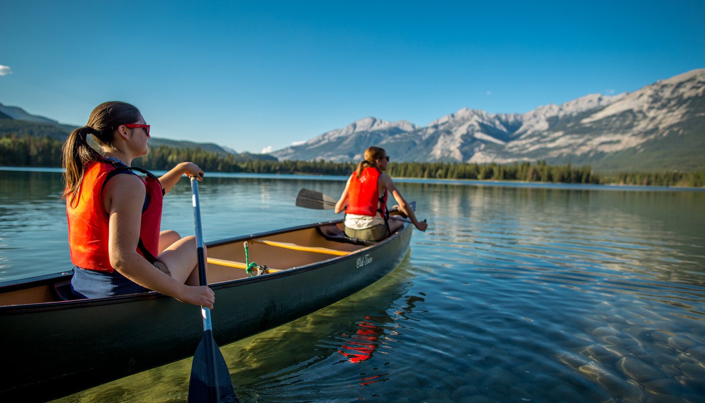 ParksCanada-PaddlingCanoe-OliviaRobinson-CR.jpg