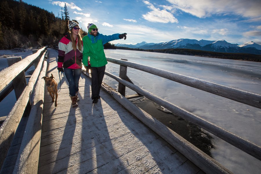 ParksCanada-PeopleandDogonPyramidLakeBridge-AdamGreenberg-CR.JPG