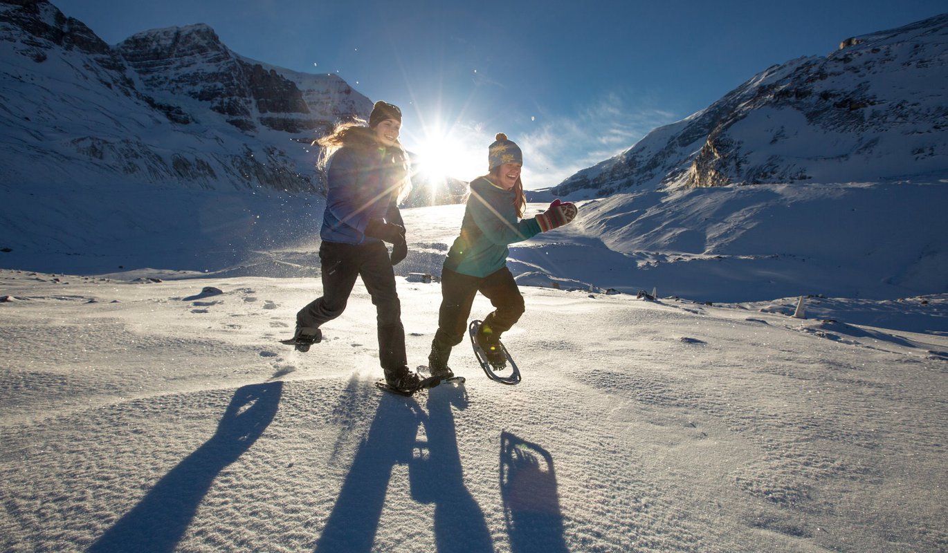Snowshoes Athabasca Glacier - Parks Canada/ AdamGreenberg