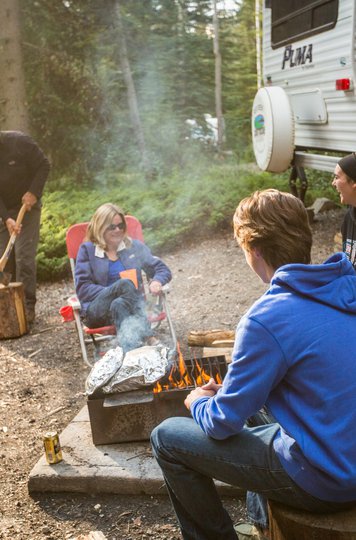 Camping  - Parks Canada / Ben Morin