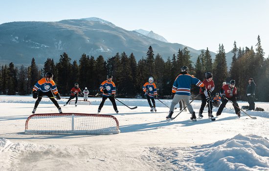 Pond Hockey Tournament Jasper in January.jpg