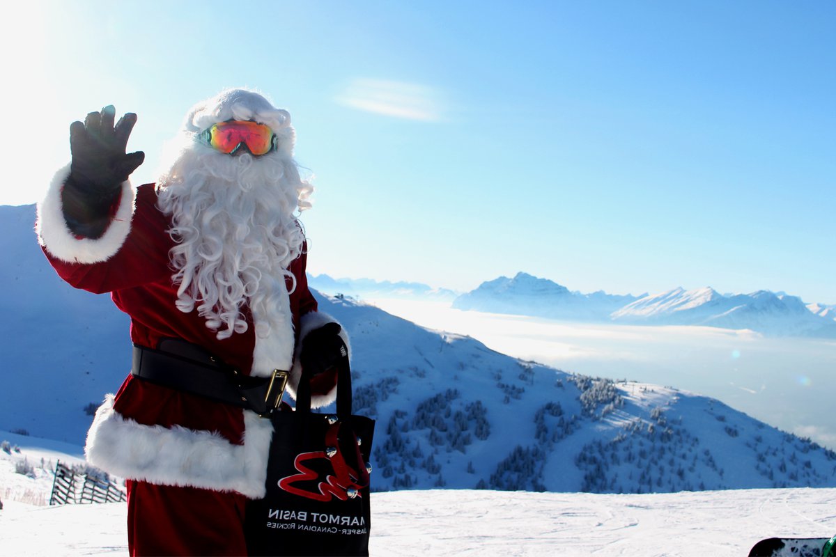Ski with Santa.jpg Ski with Santa.jpg