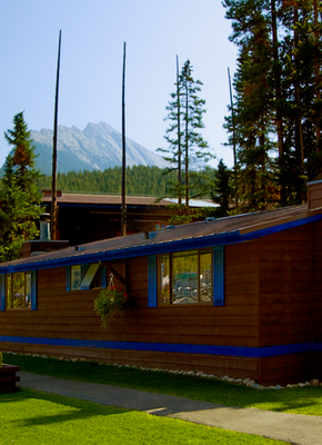 Sunwapta Lodge.png