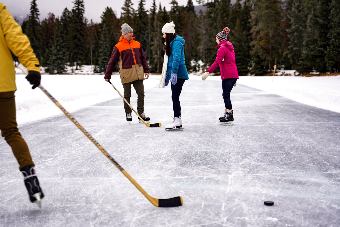 Skating - Lake Mildred Large - Mike Seehagel/ Travel Alberta