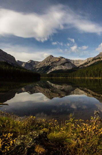 Jacques Lake Credit: Parks Canada-Rogier Gruys,Blue Peak Travel Photography