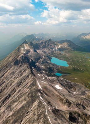 JasperNP-Maligne-Lake-Hiking-Credit-Parks-Canada-James-McCormick.jpg