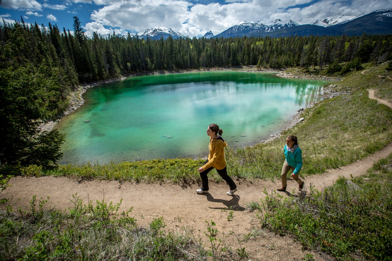 Valley of 5 Lakes - Parks Canada/ Nicole Gaboury