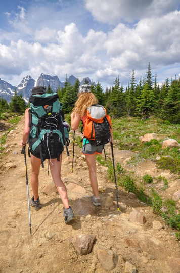 Hiking Tonquin: Credit: Parks Canada / Caroline Roy