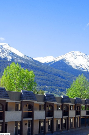 Maligne Lodge