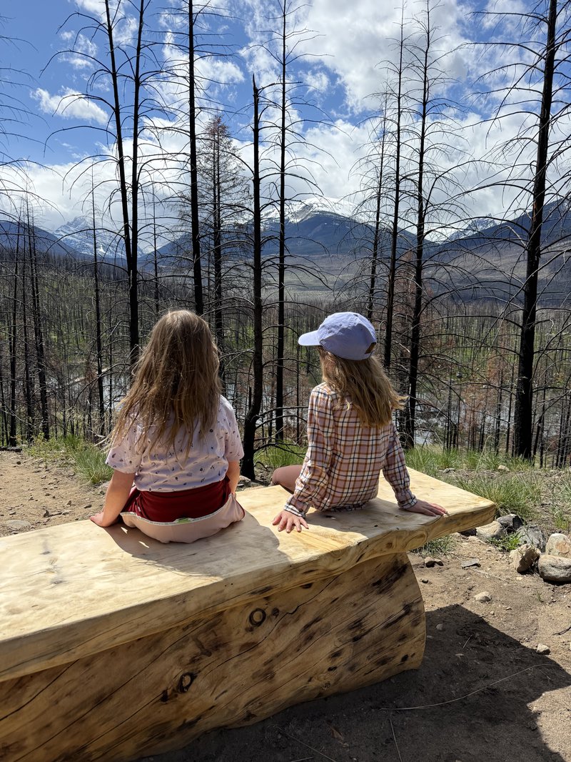 kids_hiking_jasper_valleyofthefive.jpeg